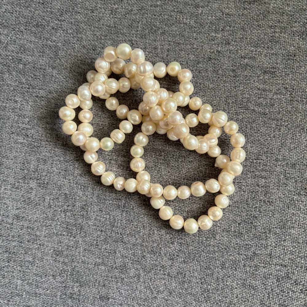 Cultured pearl necklace